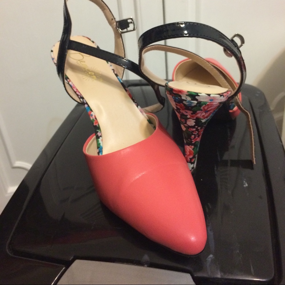 Shoes - Picture 2 of 2